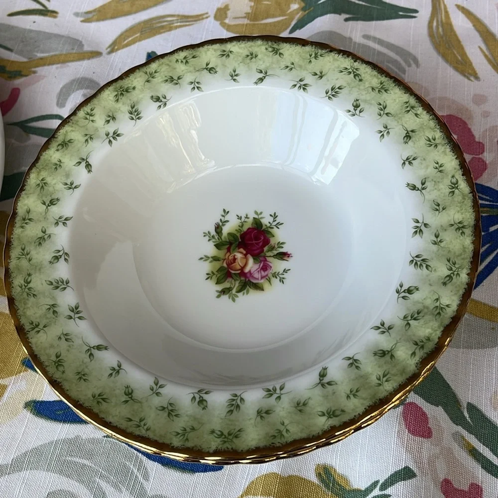 Set of 2 Rare Royal Albert Old Country Roses Green Border bowls 8”